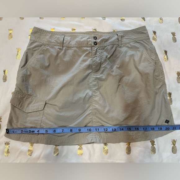 Columbia Khaki Skort Size 12 EUC - Picture 8 of 16